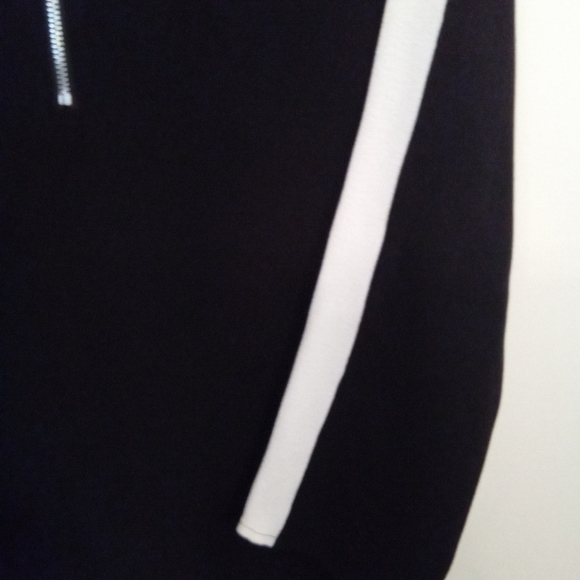 Max and Marcus Long Sleeve Zipper Front Pullover Crepe Top - Picture 9 of 10